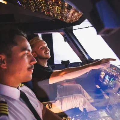 AviaSim instructor-guided flight simulator experience